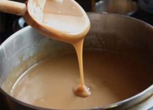 Recette facile du caramel fudge au beurre salé caramel-mous-caramel fudge-fait-maison-recette-facile-huile-coco-mcommemlle-blog